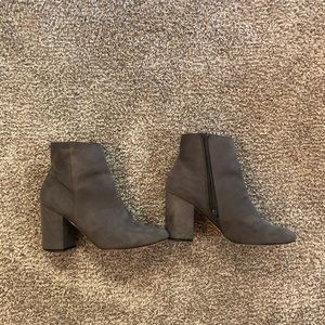 Suede grey booties 👢